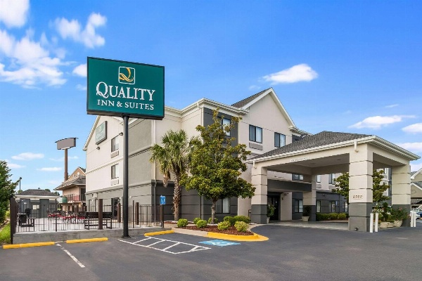 Quality Inn & Suites Main image